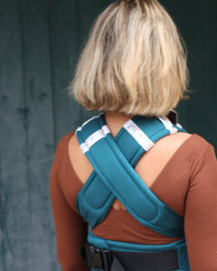 Porte-bébé nouveau né en coton bio. Très confortable, physiologique. Fabriqué en france.