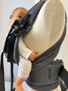 Porte-bébé naissance physiologique bio made in France, Vue côté. Réglages sangles