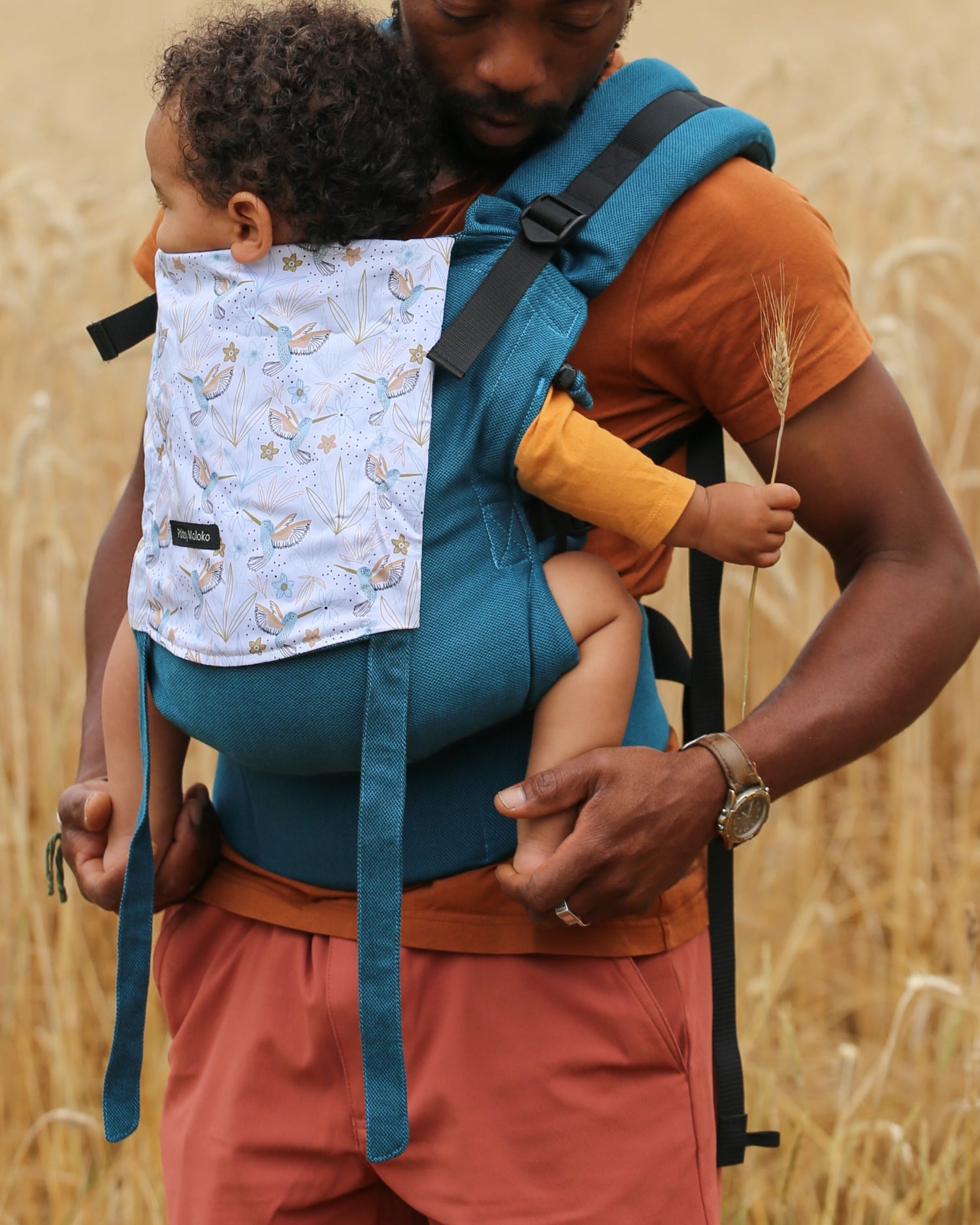 porte bebe en coton bio, made in france avec motifs colibris