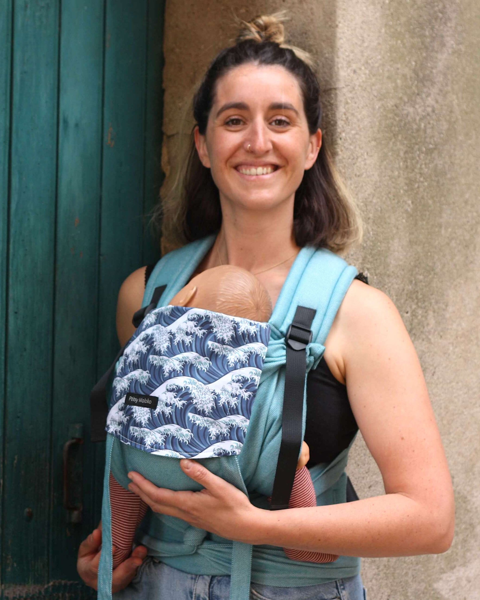 porte-bebe en coton bio, très confortable, facile à installer, idéal dès la naissance