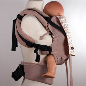 Porte-bébé physiologique, ergonomique en coton bio. Confortable et facile à installer.
